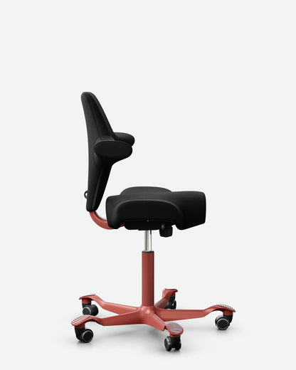 HÅG Capisco 8106 office chair in Cura fabric, side view